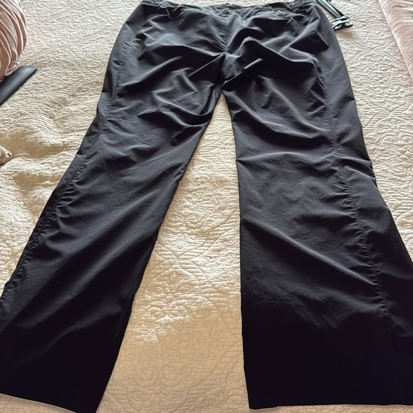 REI Black  roll up hiking pants size 14 - Picture 9 of 9